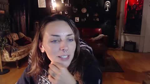 Snapshot of gothstripper chatting on September 26, 12:25 am Hezra online show from September 26, 12:25 am