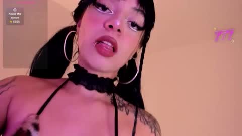 Snapshot of gothv chatting on May 29, 10:52 pm Violet online show from May 29, 10:52 pm