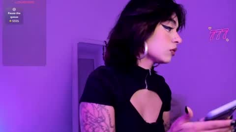 Snapshot of gothv chatting on June 18, 1:39 am Violet online show from June 18, 1:39 am