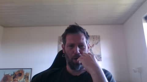 Snapshot of gottalop chatting on April 11, 9:13 am gottalop online show from April 11, 9:13 am