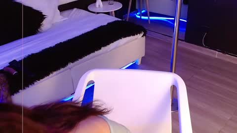 Meredith Alessandra online show from January 29, 4:36 am