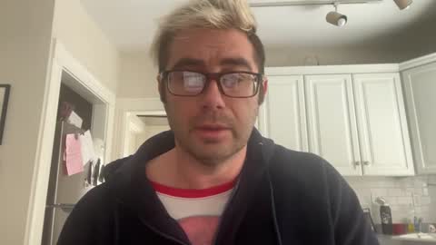 Snapshot of gr33nvap chatting on February 25, 2:59 pm Cuddleguy online show from February 25, 2:59 pm