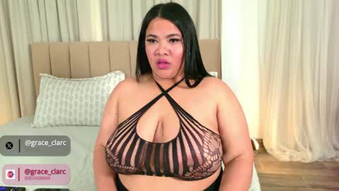 Snapshot of grace_clarc chatting on June 5, 3:40 pm Grace clarc online show from June 5, 3:40 pm