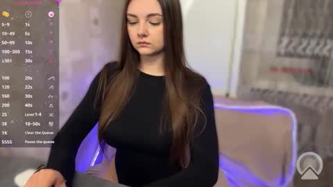 Grace Brown online show from May 19, 11:11 pm