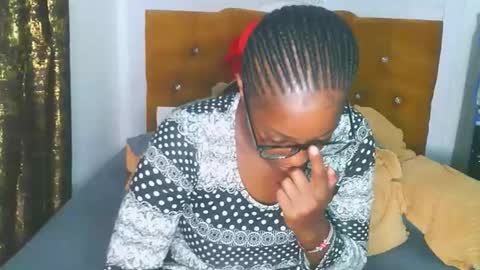 graceessy online show from November 13, 8:13 am