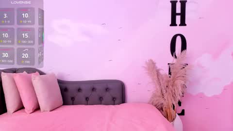 Grace online show from November 30, 1:15 pm