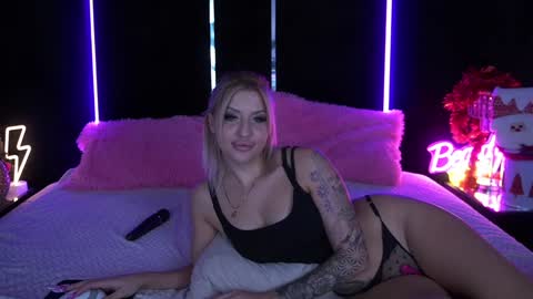 Snapshot of gracehotdavies chatting on December 22, 5:10 pm Grace online show from December 22, 5:10 pm