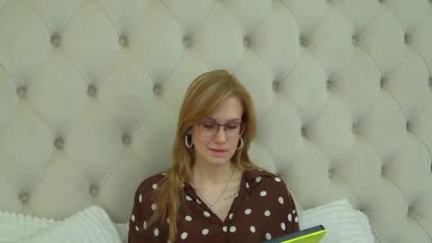 Snapshot of gracehudsons chatting on April 14, 4:51 am Grace online show from April 14, 4:51 am