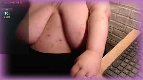 Snapshot of gracey_mayy chatting on June 26, 2:05 am Lisa online show from June 26, 2:05 am