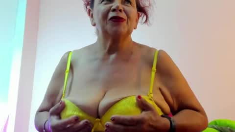 Snapshot of grandmother_milf chatting on January 9, 1:39 am Mi Name is violeta  online show from January 9, 1:39 am