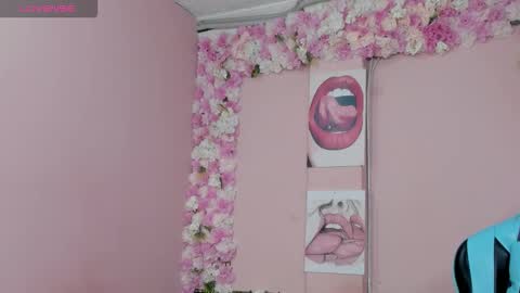Snapshot of grandmother_milf chatting on September 28, 7:19 pm Mi Name is violeta  online show from September 28, 7:19 pm
