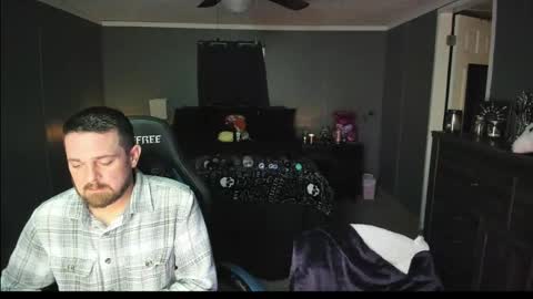 Snapshot of graniteaura chatting on May 15, 11:23 pm graniteaura online show from May 15, 11:23 pm