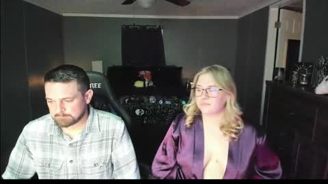 Snapshot of graniteaura chatting on May 15, 11:45 pm graniteaura online show from May 15, 11:45 pm