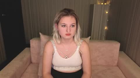 Snapshot of grase_neon chatting on February 2, 8:13 am grase_neon online show from February 2, 8:13 am