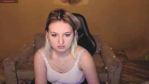 Snapshot of grase_neon chatting on February 6, 11:02 am grase_neon online show from February 6, 11:02 am