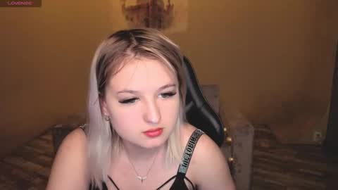 Snapshot of grase_neon chatting on February 12, 8:42 am grase_neon online show from February 12, 8:42 am