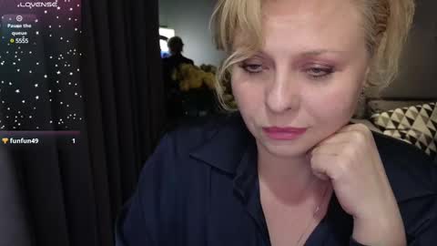 Snapshot of gray_swann chatting on February 19, 8:41 pm Ray online show from February 19, 8:41 pm