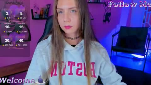 Snapshot of graycewild chatting on October 2, 11:28 am GrayceWild online show from October 2, 11:28 am