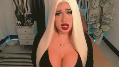 PAULATHEONE online show from November 4, 6:01 am