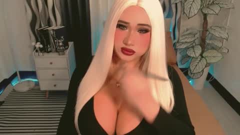 PAULATHEONE online show from November 5, 7:36 pm