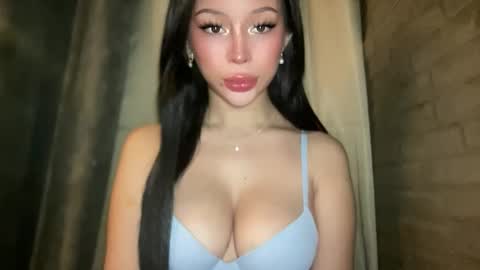 Marie Pelie online show from December 19, 8:38 pm