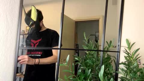 Snapshot of greekraul chatting on October 27, 10:19 am Raul The Greek online show from October 27, 10:19 am