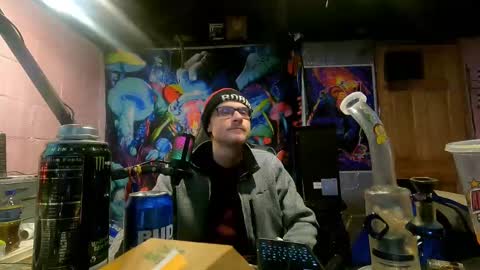 Snapshot of greenlungs8195 chatting on February 26, 5:31 am Greenlungs8195 online show from February 26, 5:31 am
