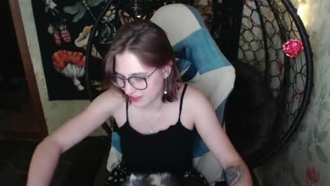 Lina online show from May 21, 11:50 am