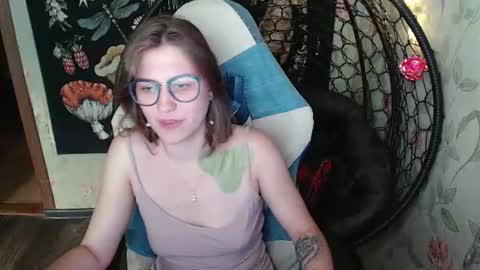 Snapshot of greenwitch9 chatting on June 24, 8:46 am Lina online show from June 24, 8:46 am