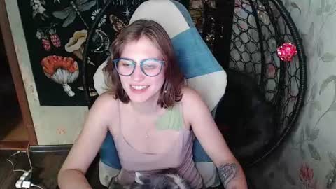 Snapshot of greenwitch9 chatting on June 25, 3:49 pm Lina online show from June 25, 3:49 pm