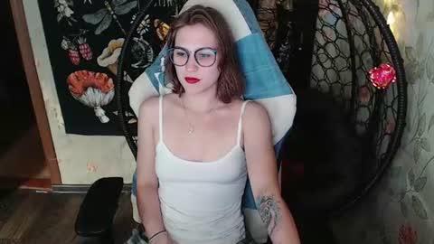 Snapshot of greenwitch9 chatting on June 27, 12:22 pm Lina online show from June 27, 12:22 pm