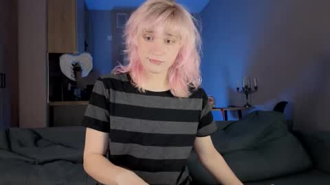 Greg-independent model online show from March 8, 9:40 pm