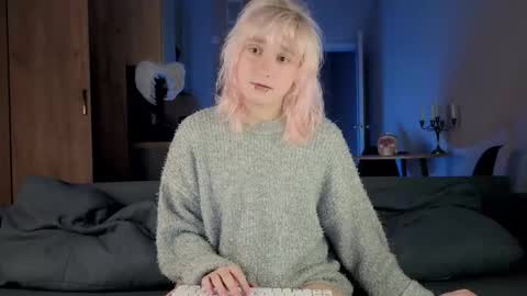 Greg-independent model online show from March 12, 9:10 pm