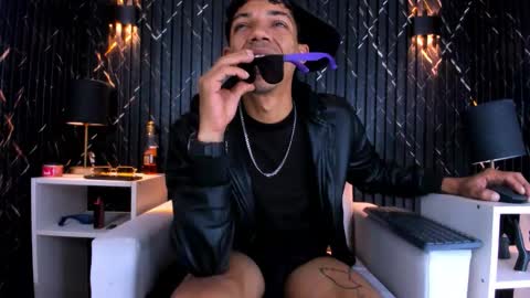 GregorySforza online show from December 16, 4:23 pm