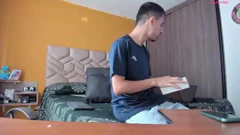 Snapshot of gregorymancini chatting on July 18, 8:12 pm gregorymancini online show from July 18, 8:12 pm