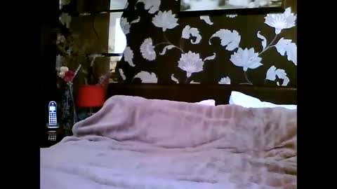 Snapshot of gregwest200519493 chatting on February 4, 8:42 am gregwest200519493 online show from February 4, 8:42 am