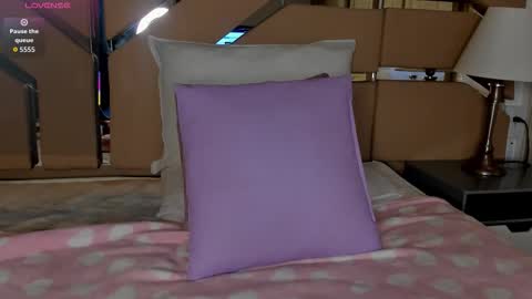 greidy_baker online show from November 28, 2:36 am