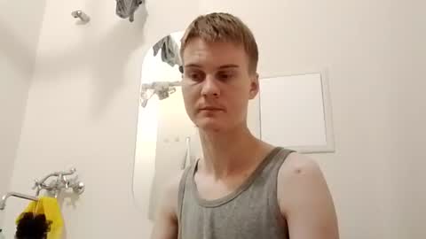 Snapshot of greonn chatting on July 1, 8:27 am Felix online show from July 1, 8:27 am