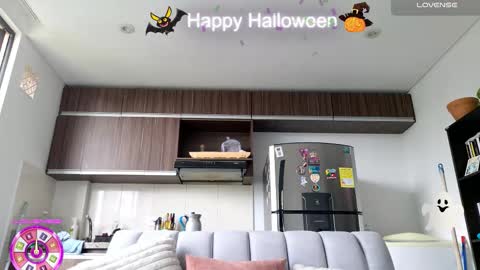 Snapshot of greta_miss chatting on October 28, 3:14 pm  Emmy  online show from October 28, 3:14 pm