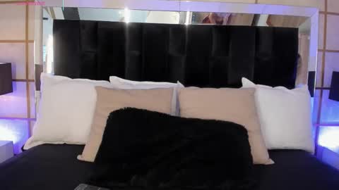 Greta Velvet  online show from October 12, 6:40 pm