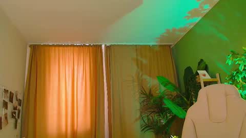 gretchen_mol online show from March 6, 7:38 am