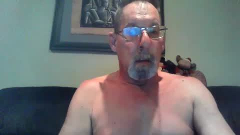 Snapshot of greybeard6868 chatting on December 17, 1:38 pm greybeard6868 online show from December 17, 1:38 pm