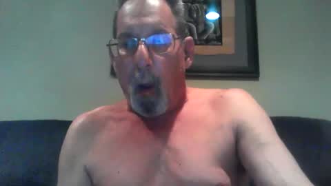 Snapshot of greybeard6868 chatting on January 5, 1:13 am greybeard6868 online show from January 5, 1:13 am