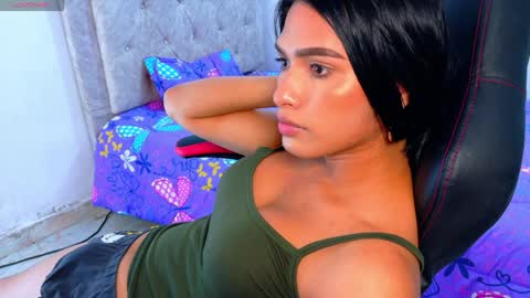 Snapshot of greys02 chatting on April 8, 7:14 pm greys02 online show from April 8, 7:14 pm