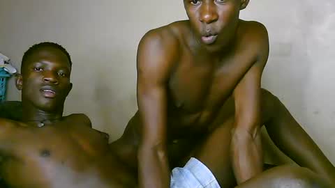 Snapshot of grillzhotz chatting on July 6, 8:33 am grillzhotz online show from July 6, 8:33 am