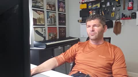 Snapshot of gringo_dip chatting on February 25, 3:43 pm gringo_dip online show from February 25, 3:43 pm