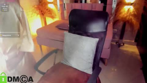    online show from November 14, 9:46 pm