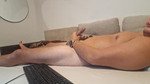 Snapshot of grizlivl24 chatting on September 14, 12:21 am grizlivl24 online show from September 14, 12:21 am