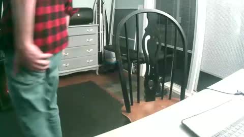 Snapshot of grizzley84 chatting on December 2, 3:47 am grizzly84 online show from December 2, 3:47 am