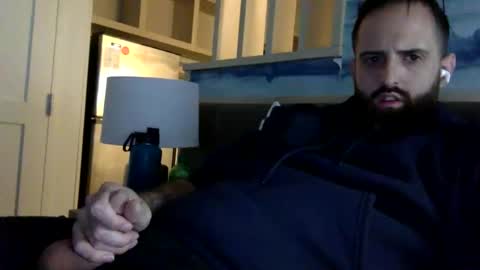 Snapshot of grobs123 chatting on April 21, 1:42 am grobs123 online show from April 21, 1:42 am